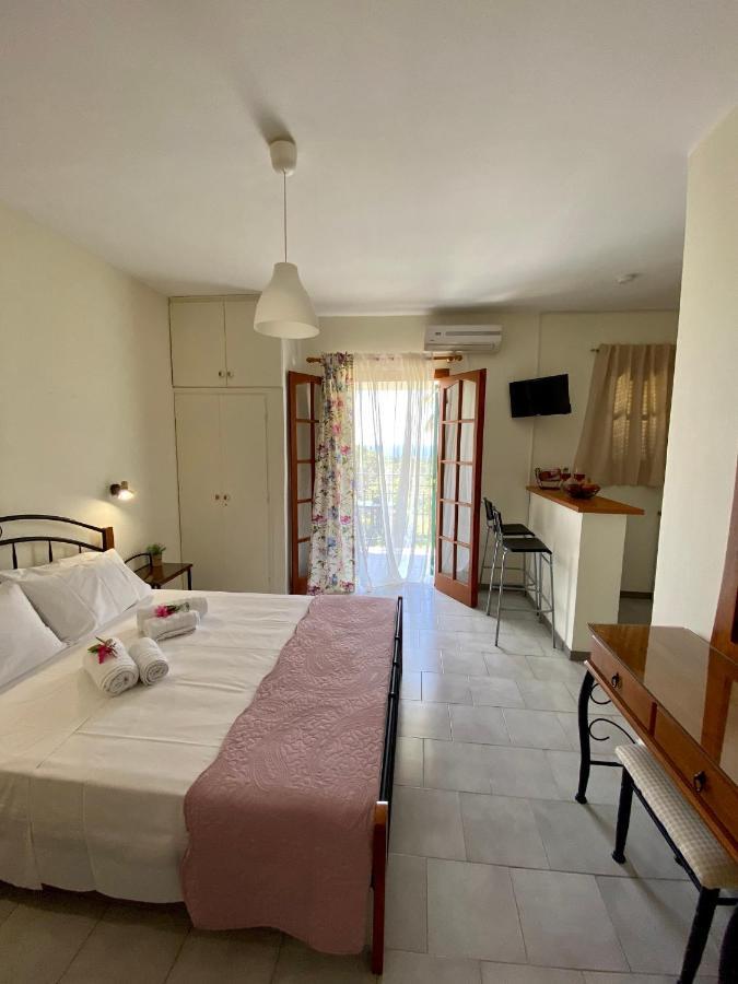 Lemon Tree Apartments A D 阿尔戈斯托利翁 外观 照片
